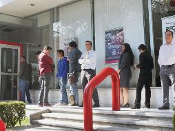 El comisario jefe de la Policía tapatía recomienda a los usuarios estar pendientes de lo que pasa a su alrededor cuando acuden a un cajero automático. EL INFORMADOR/ARCHIVO