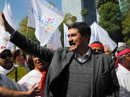 Javier Corral dio por concluida la Caravana por la Dignidad en el Hemiciclo a Juárez. AFP / R. Vazquez