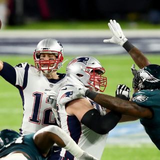 Tom Brady supera las 400 yardas en el Super Bowl