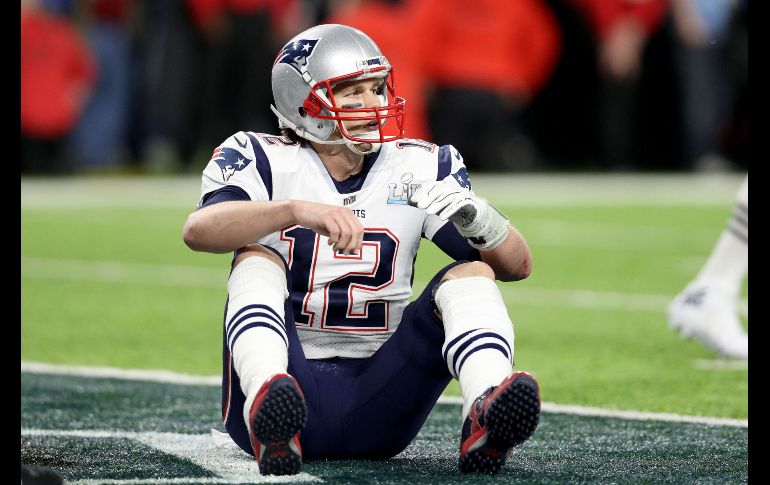 Tom Brady lució desanimado durante la última parte del partido.  AFP / P. Smith