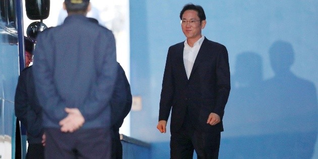 El heredero de Samsung queda en libertad