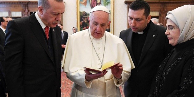 El Papa Francisco y Erdogan se re&uacute;nen en el Vaticano