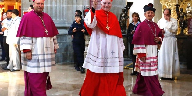 Carlos Aguiar releva a Norberto Rivera como arzobispo primado de M&eacute;xico