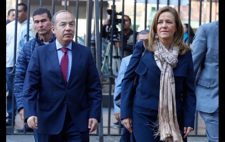 Entre los invitados se observaron diversas figuras políticas. En la foto, el ex presidente Felipe Calderón y su esposa Margarita Zavala.  SUN / B. Fragoso