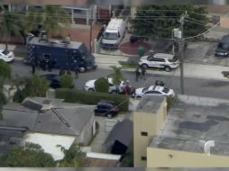 La policía mantiene rodeado el lugar que se ubica en el barrio de la Pequeña Habana. YOUTUBE / Al Rojo Vivo