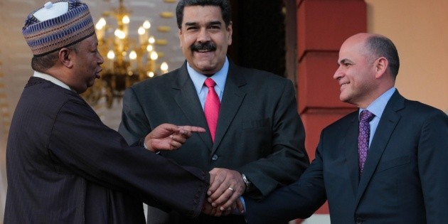 Tras amenazas, Maduro arremete contra Tillerson