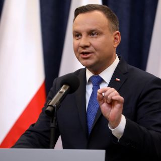 Polonia ratificará ley sobre el Holocausto pese a críticas de Israel