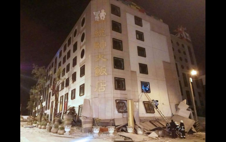 El hotel Marshal, en Hualien, resultó dañado. AFP