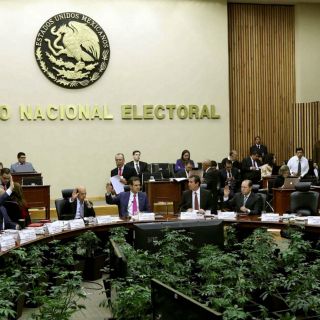 El INE busca acuerdos con Twitter y Google contra "fake news"