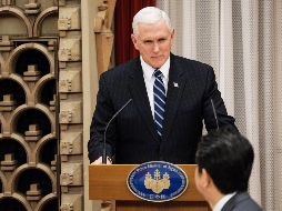 El vicepresidente estadounidense, Mike Pence, ofrece un discurso durante una cena ofrecida por el primer ministro nipón, Shinzo Abe, en Tokio. EFE/N. Datiche