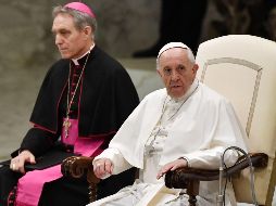 El Papa invita a los feligreses a prestar atención, asumiendo una justa disposición interior, sin tener pretensiones subjetivas, sabiendo que todo predicador tiene cualidades y límites. AFP / T. Fabi