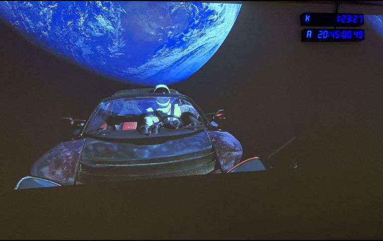 El Tesla Roadster llegó al espacio bordo del cohete Falcon Heavy. TWITTER / @elonmusk