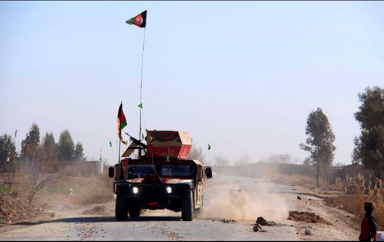 Fuerzas de Seguridad afganas patrullan por el distrito de Marjah en Helmand, Afganistán. EFE/ W. Yar