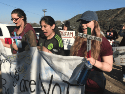 Algunos de los participantes compartieron sus historias y las de jóvenes inmigrantes que ya han sido deportados. TWITTER/ @jeanguerre