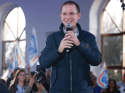 Ricardo Anaya y Enrique Alfaro, sostuvieron una reunión con la militancia afuera de la Parroquia de la Asunción en Lagos de Moreno. TWITTER/ @RicardoAnayaC