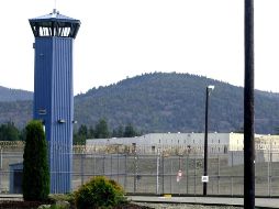 El equipo de tácticas especiales SWAT usó bolas de pimienta no letales para recuperar el control. AP / ARCHIVO