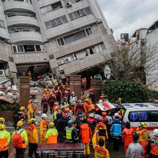 Intensifican las labores de rescate de 58 atrapados en Taiwán