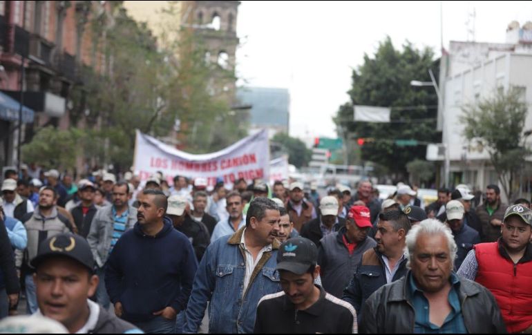 La marcha partió a las 11:00 horas desde el Teatro Diana hasta el Congreso de Jalisco. EL INFORMADOR/F. ATILANO