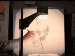 Phineas Gage fue golpeado por una barra de hierro que le perforó el cráneo y dejó daños cerebrales y un cambio radical en su personalidad. YOUTUBE/ Professor Ross