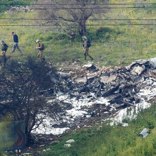 Israel derriba un dron iraní y ataca Siria; choca un F-16