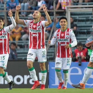 Necaxa gana con el desorden de Cruz Azul