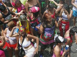 Las fiestas del rey Momo generan en Panamá jugosos beneficios, ya que movilizan a casi un millón de panameños e inmigrantes y atraen cada año a cerca de 40 mil turistas extranjeros. EFE