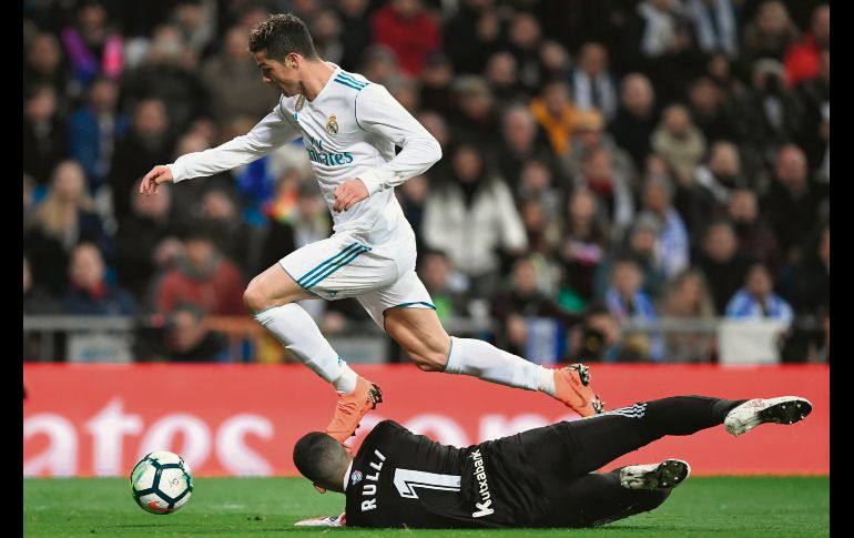 Superior. El portugués Cristiano Ronaldo se impuso en tres ocasiones al portero argentino Geronimo Rulli, de la Real Sociedad. AFP