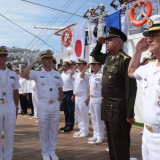 Zarpa el Buque Escuela Cuauhtémoc