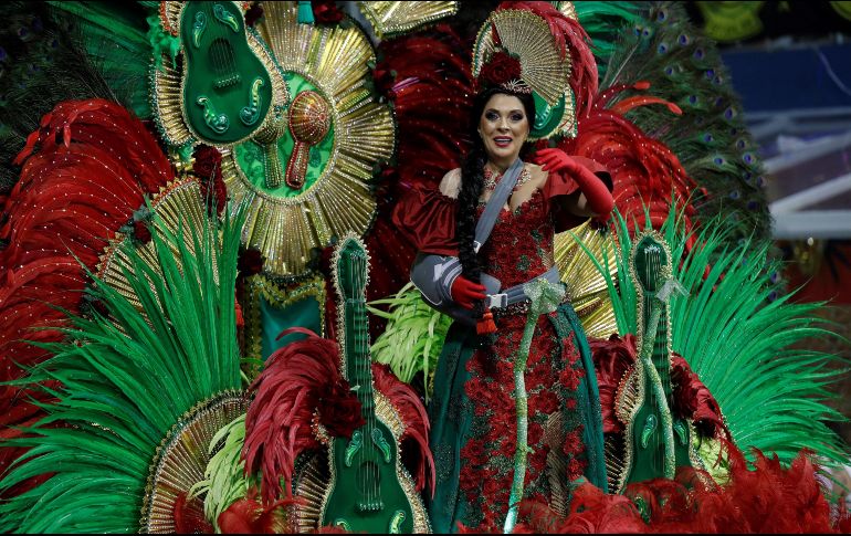 La cultura mexicana hizo acto de presencia en el carnaval de Sao Paulo de la mano de una de las escuelas de samba. EFE/S. Moreira