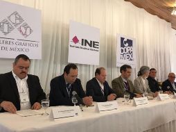 Consejeros participaron en la ceremonia de inicio en la producción del papel especial, presidida por Lorenzo Córdova.  TWITTER / @MarcoBanos