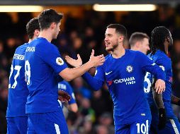 Eden Hazard marcó dos veces y el Chelsea recuperó la cuarta posición de la tabla. AFP / B. Stansall
