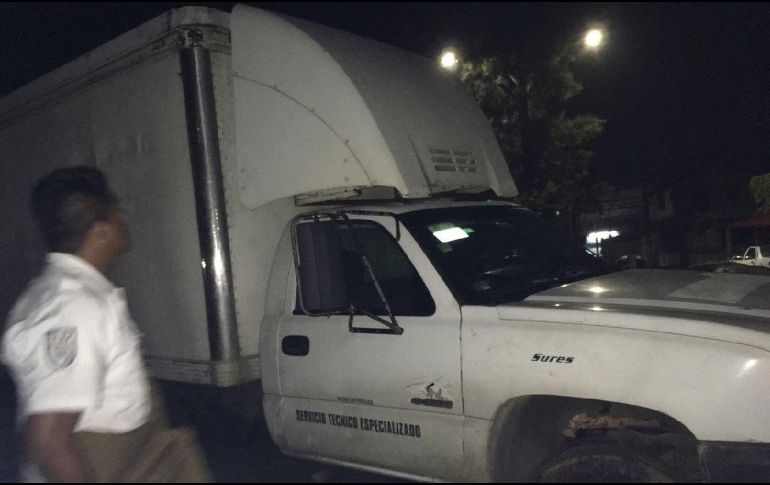 Agentes del INM detectaron un vehículo sobre un camino poco transitado. TWITTER / @INAMI_mx