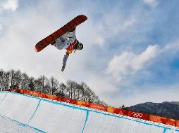 Chloe Kim mostró su repertorio sobre la tabla para conquistar la medalla de oro en los Juegos Olímpicos de PyeongChang. AP