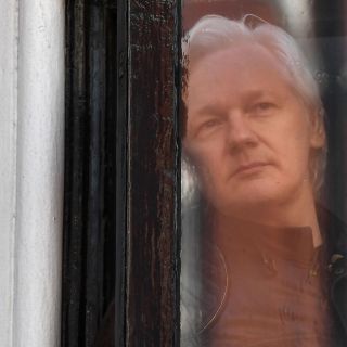Justicia británica ratifica orden de detención contra Julian Assange
