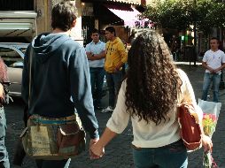 Será inevitable que nuestras formas de amor se modifiquen conforme el tiempo pasa, sin embargo, aún podemos rescatar las características que nos ayudarán a entablar relaciones más sanas. EL INFORMADOR/ARCHIVO