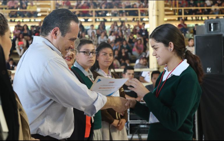 Uribe Camacho enfatizó que el planteamiento de una reforma educativa en serio, “es apostarle a la educación”. ESPECIAL / Gobierno de Tlajomulco