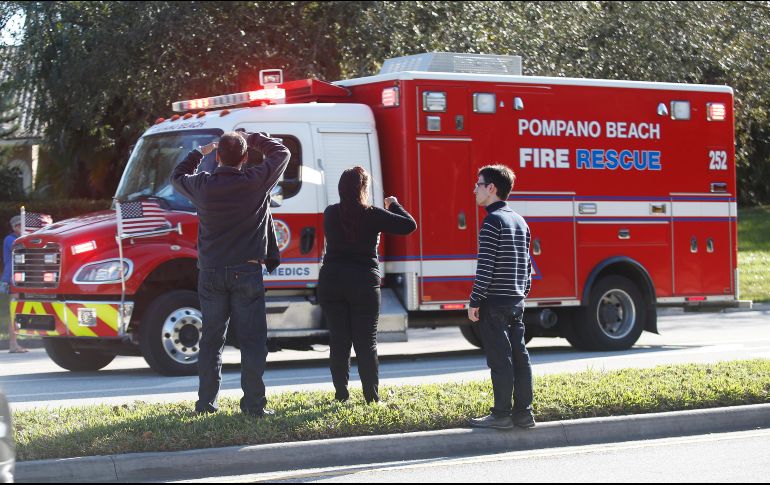 Varias personas murieron el miércoles durante un tiroteo en una escuela secundaria del sur de Florida. AP / W. Lee