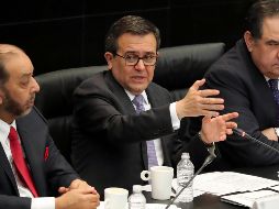 En reunión de trabajo en el Salón de la Comisión Permanente, Guajardo respondió dudas sobre la protección que México hará a favor de diferentes sectores económicos. SUN / L. Godínez
