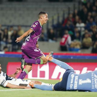 Inesperada caída de Pumas ante Tiburones