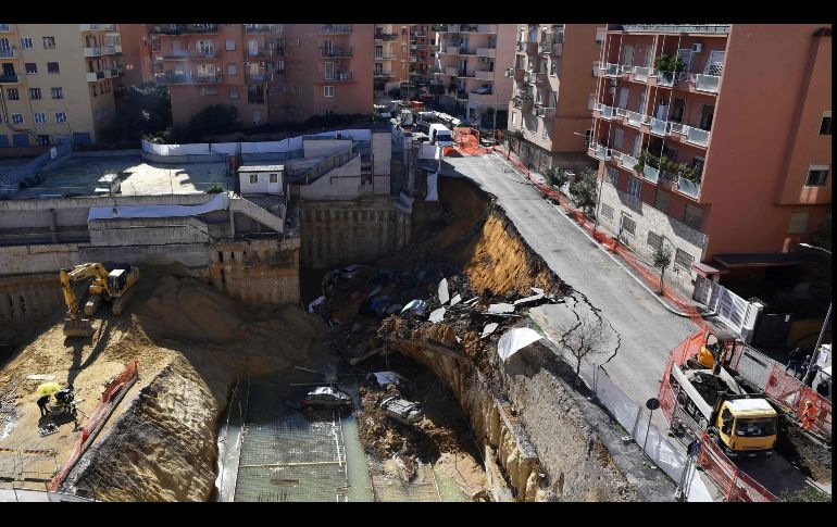 La grieta de unos 10 metros de profundidad se abrió en la zona de la Balduina. AFP/T. Fabi