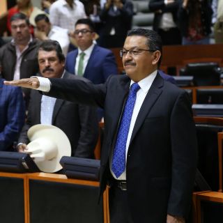 Debuta zar anticorrupción con denuncia a Salud