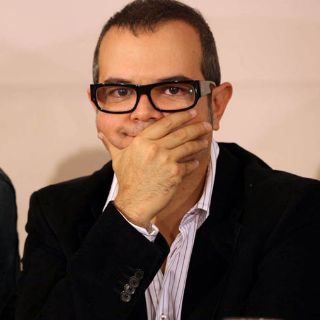 Aleks Syntek se retira del Twitter por su tema del Bicentenario