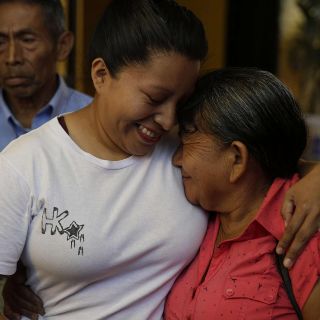 Liberan a salvadoreña condenada en 2008 por aborto