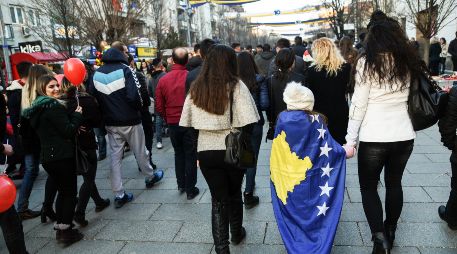 El 17 de febrero de 2008 los diputados kosovares proclamaron la independencia. EFE/ P. Penaj