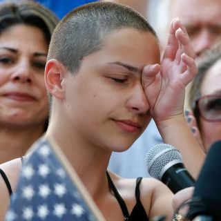 Miles de personas exigen en Florida nuevas leyes sobre armas tras tiroteo