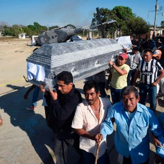 Sepultan en Jamiltepec a víctimas de helicóptero desplomado