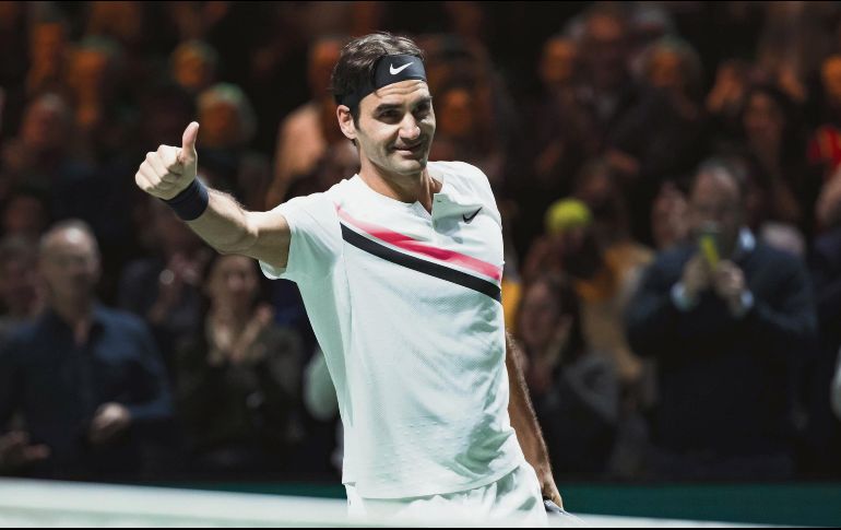 Roger Federer buscará hoy su segundo título del año y ampliar su ventaja en el ranking de la ATP. EFE/K. Suyk