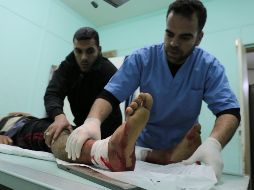 Fuerzas israelíes bombardearon desde un tanque a un grupo de seis personas al este de Rafah, provocando heridas críticas a dos de ellas. AFP/S. Khatib