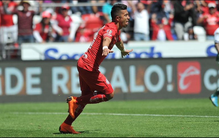 Fernando Uribe anotó los goles del partido por parte de Toluca, a los minutos 16 y 51. AFP/R. Vázquez