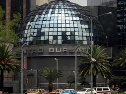 En el mercado accionario local se opera un volumen de 217 mil 150 títulos por un importe económico de 8.2 millones de pesos. NTX / ARCHIVO